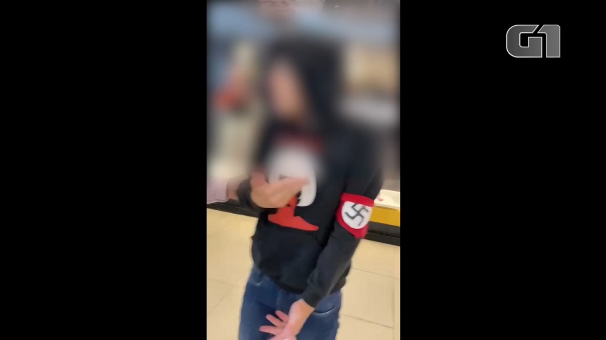 É permitido usar símbolos nazistas como o jovem no shopping de Caruaru?