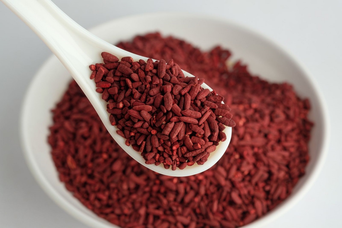 Arroz vermelho fermentado usado no controle do colesterol possui efeitos colaterais