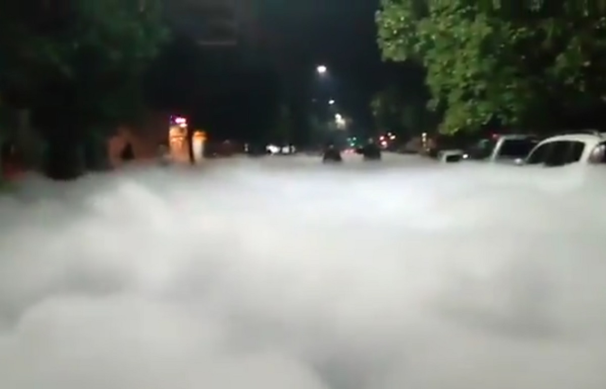 Vazamento de oxigênio líquido deixa rua com cara de filme de terror na Argentina