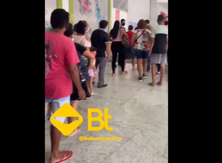 VÍDEO: aglomeração em shopping de Belém para comprar celular por R$ 0,99