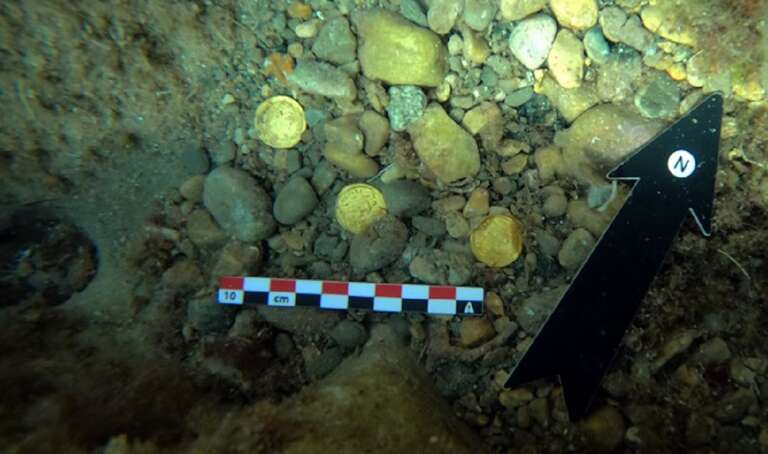Mergulhadores encontram 53 moedas de ouro romanas na Espanha