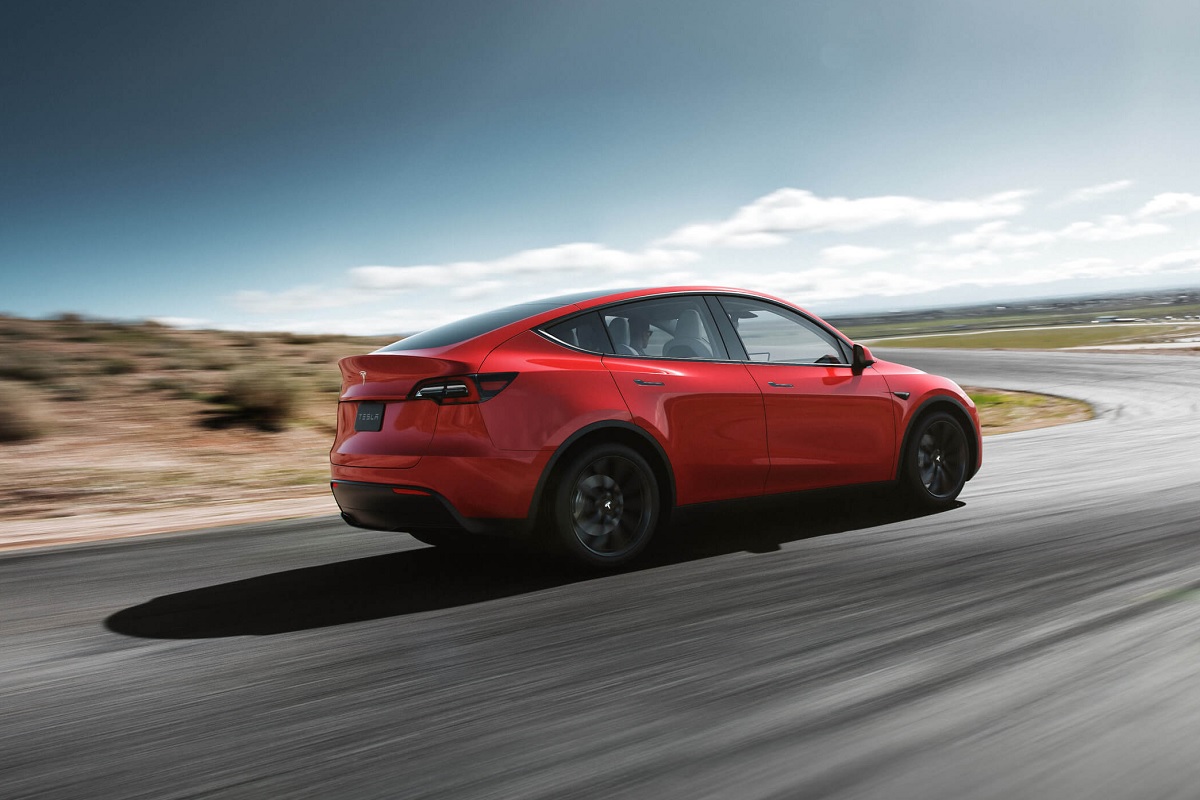 Tesla volta a ser cobrada por não alterar o sistema de piloto automático