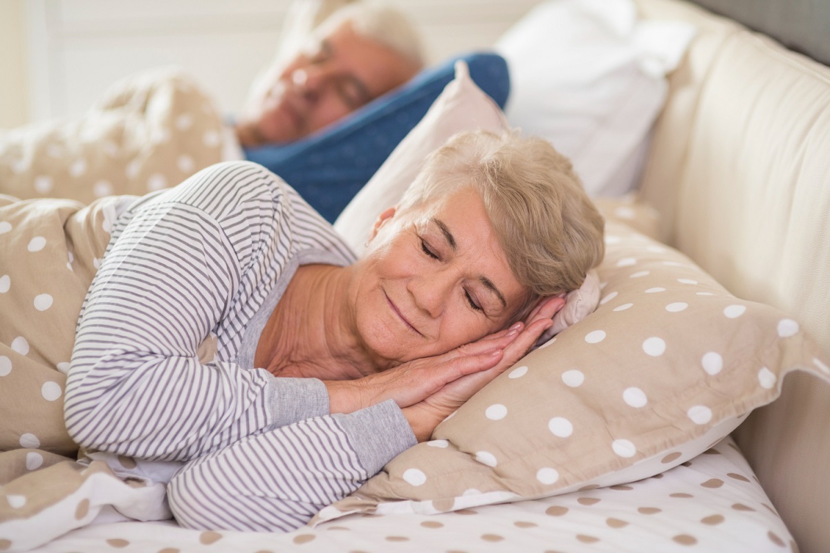 Dormir menos de 4,5 horas por dia pode aumentar risco de demência