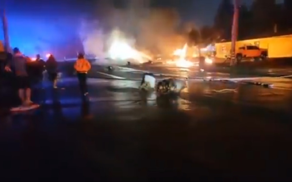 VÍDEO: avião cai em EL Cajon, perto de San Diego, na Califórnia
