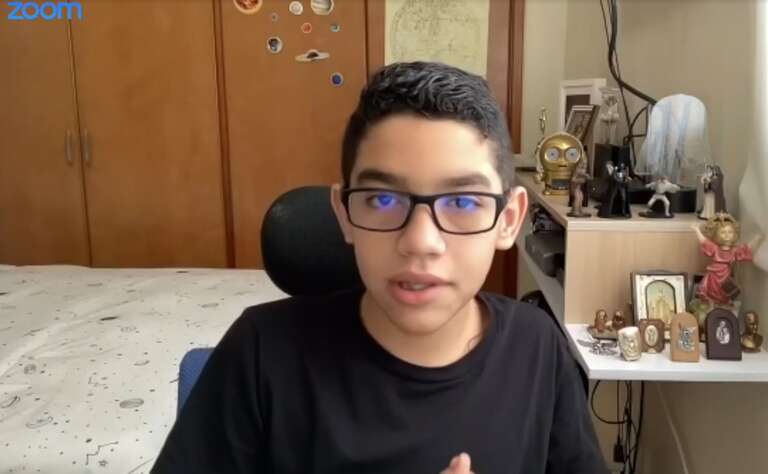 Menino de 13 anos da Venezuela descobre asteroide e ganha reconhecimento da Nasa 