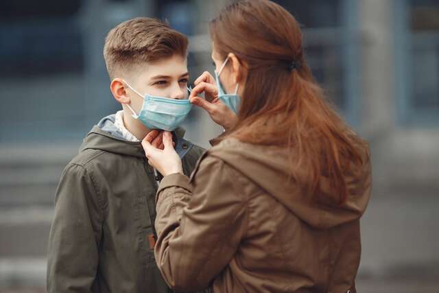 Rússia tem primeiros casos em humanos da gripe aviária H5N8