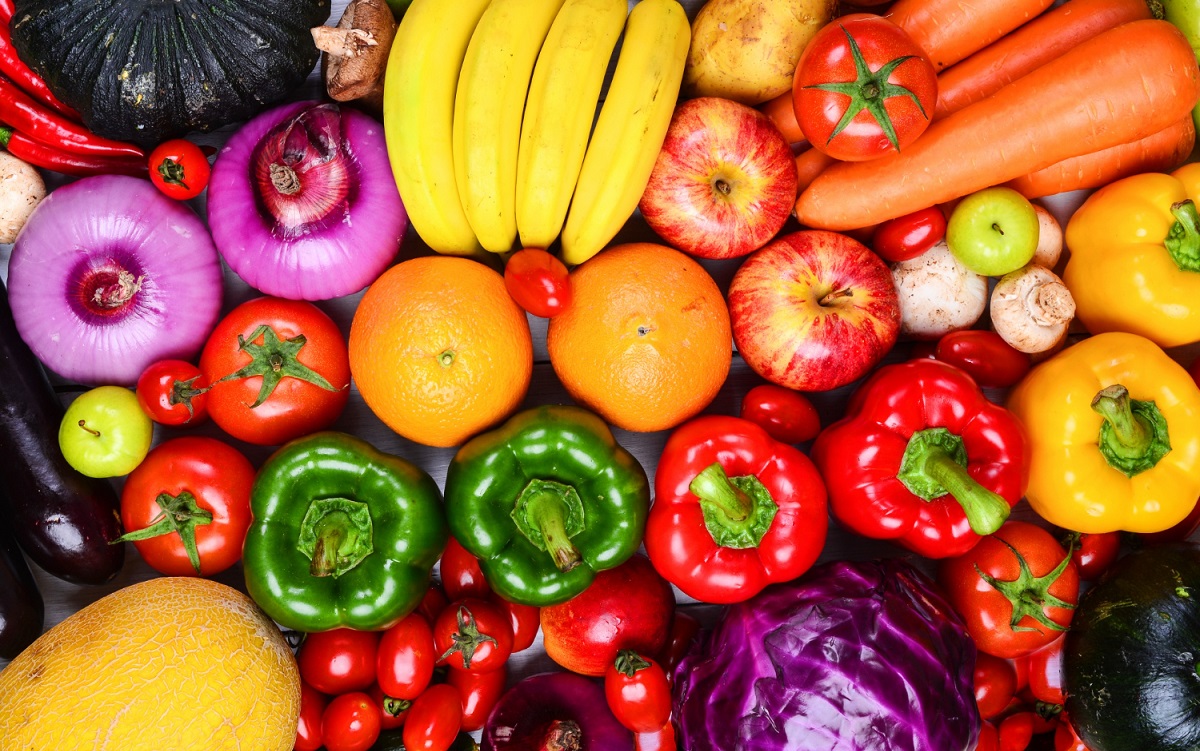 Trocar carne vermelha e processada por frutas e vegetais pode adicionar quase 10 anos na vida dos idosos