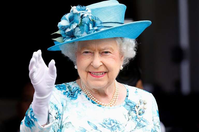 Rainha Elizabeth II é diagnosticada com covid-19