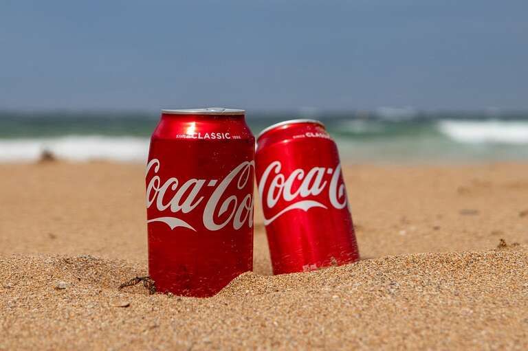 Supermercados da Ucrânia decidem boicotar a Coca-Cola por continuar atuando na Rússia