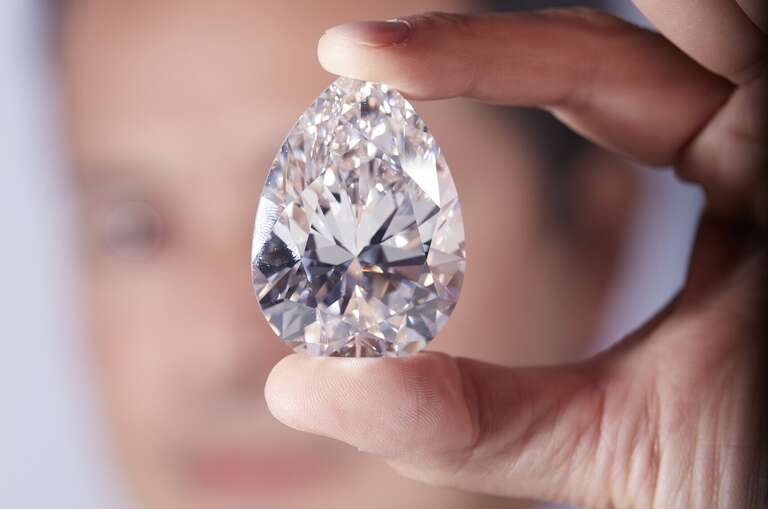 Conheça o maior diamante branco a ser leiloado no mundo