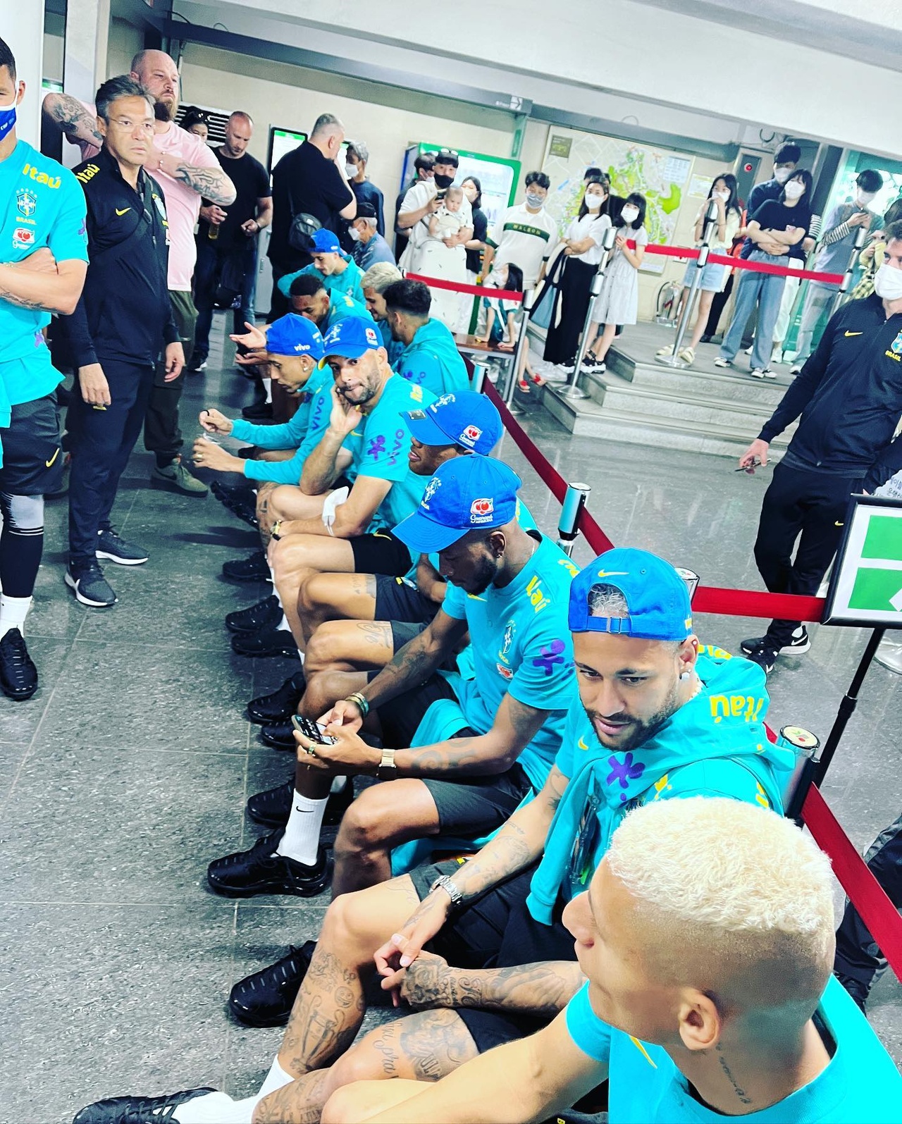 Veja fotos de Neymar e demais jogadores da Seleção Brasileira passeando na Coreia