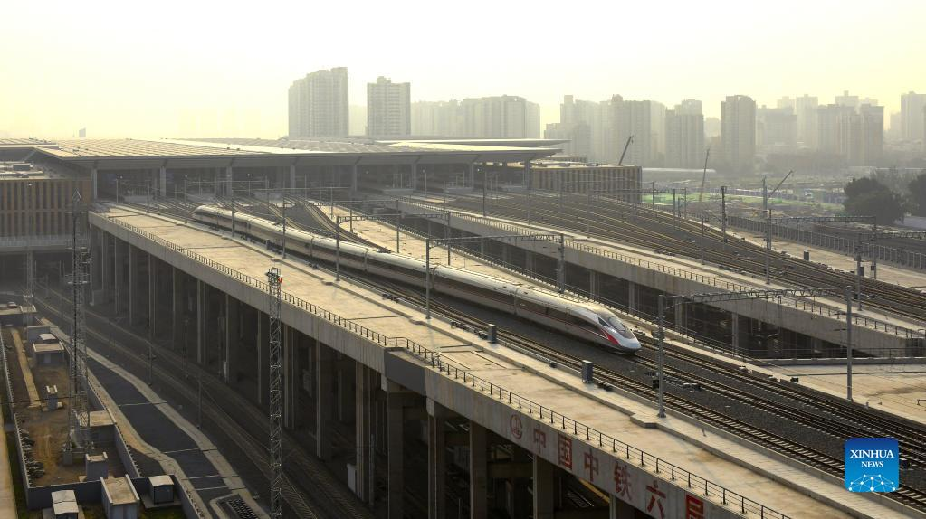 China inaugura a maior estação ferroviária de passageiros da Ásia