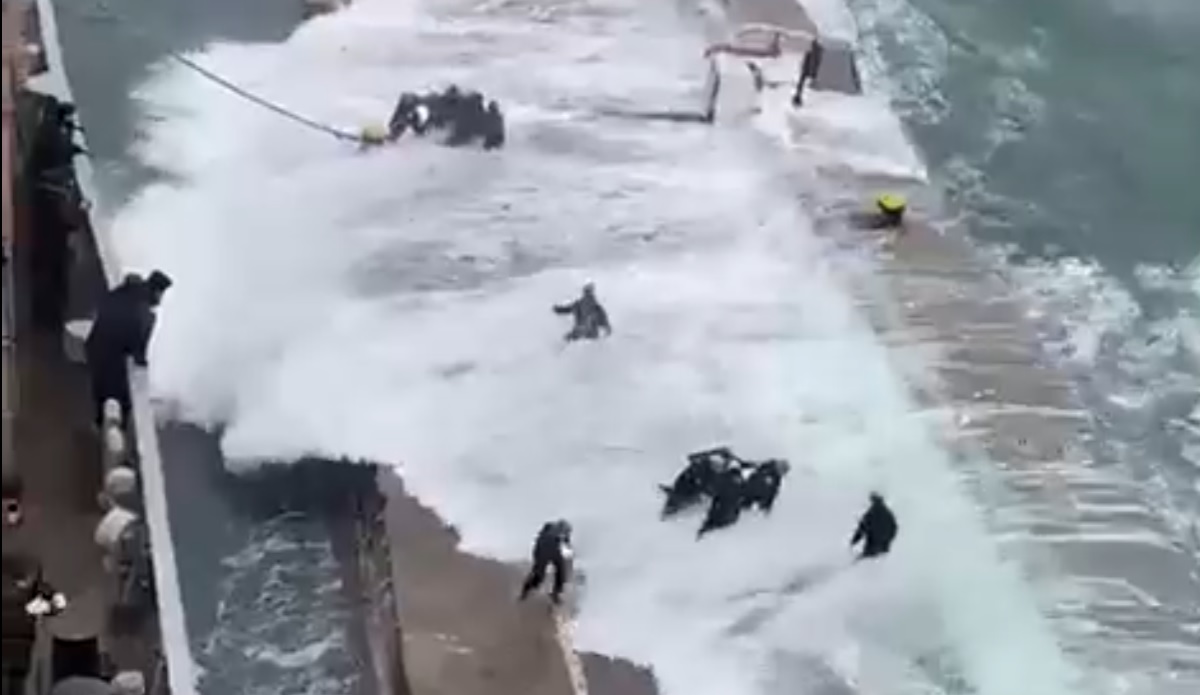 Vídeo de onda gigante que derruba marinheiros no Chile se torna viral na web