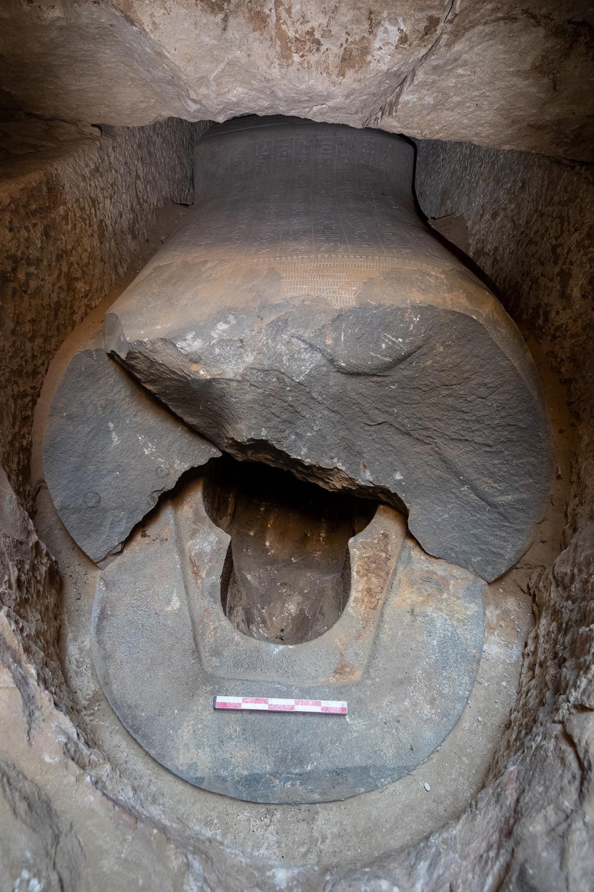 Arqueólogos encontram tumba de comandante militar egípcio que recrutava mercenários