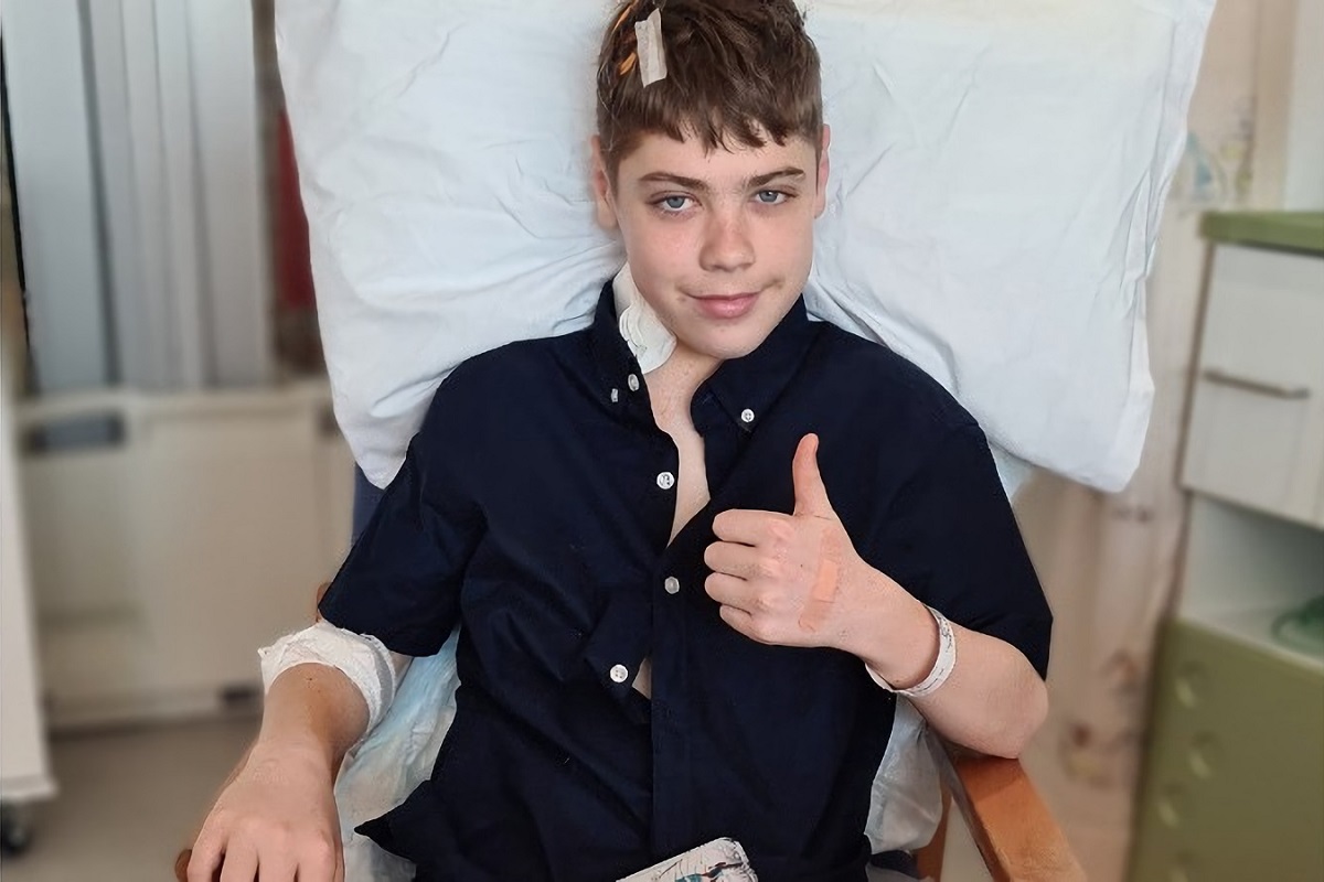 Menino de 15 anos que achava ter covid longa foi diagnosticado com tumor no cérebro