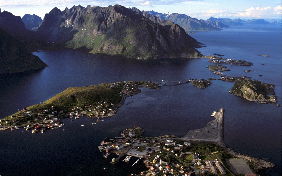 Conheça a região da Noruega em que o Sol não se põe durante quatro meses, todos os anos