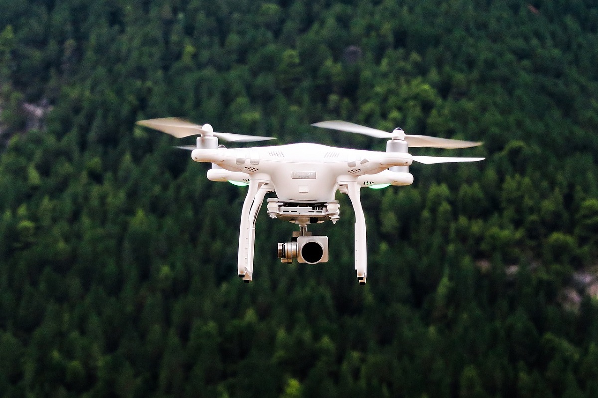 Criminosos usam drone para roubar mais de R$ 770.000 de uma agência bancária na França