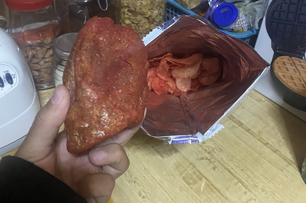 VÍDEO: depois do rato, é a vez de uma batata inteira supostamente ser achada em pacote de chips no México