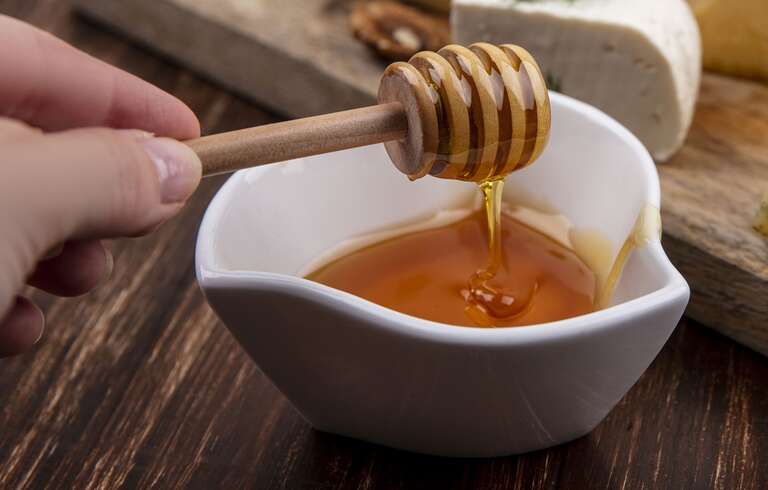 Duas colheres de mel todo dia pode ajudar a evitar problemas metabólicos, incluindo diabetes tipo 2