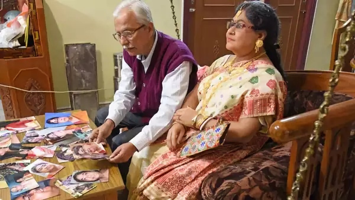Indiano gasta R$ 16.000 para ter em casa estátua hiper-realista da esposa que morreu de covid-19