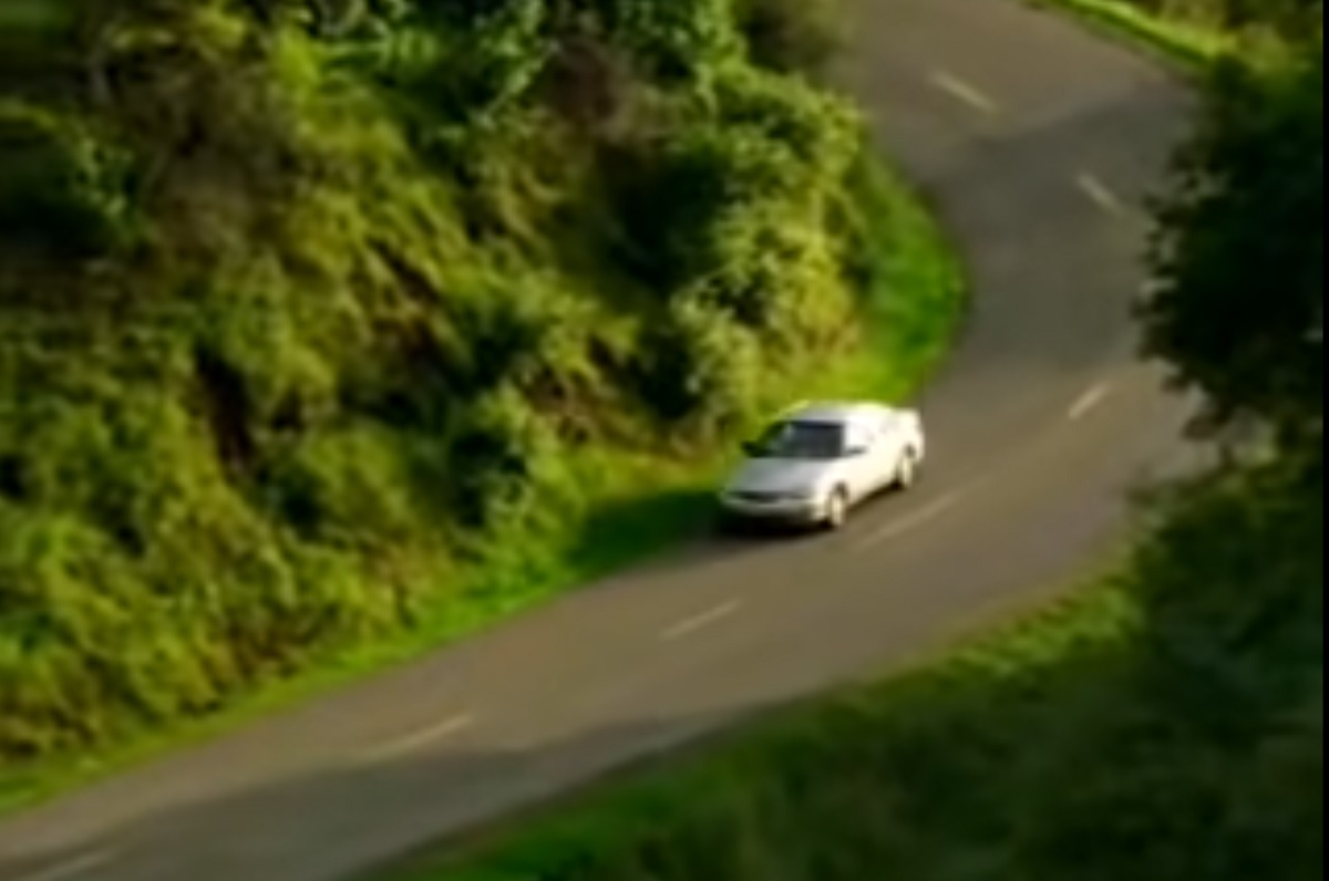 Após quase 20 anos de &#34;sustos&#34;, saiba onde fica a estrada do famoso vídeo Carro Fantasma do YouTube