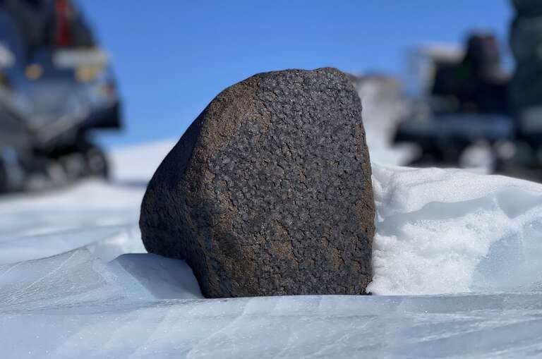 Meteorito de quase 8 kg é encontrado na Antártida e se torna um dos maiores dos últimos 100 anos