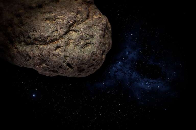 Asteroide 2023 BU, descoberto no último sábado, passará raspando na Terra nesta quinta