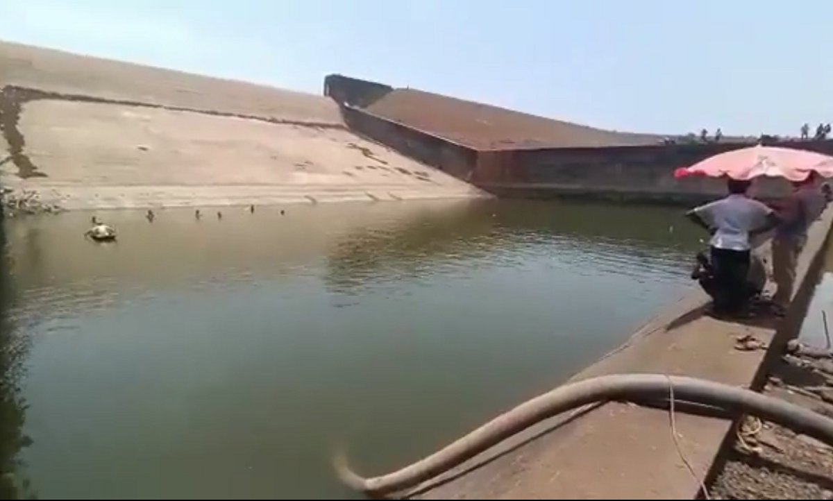 VÍDEO: funcionário do governo da Índia esvazia enorme represa só para resgatar celular que caiu dentro dela
