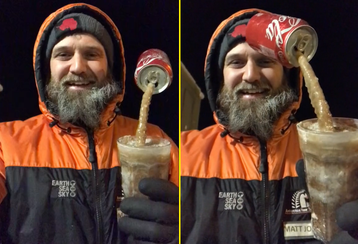 Neozelandês viraliza no TikTok ao mostrar Coca-Cola congelada em meio aos -57º C da Antártida
