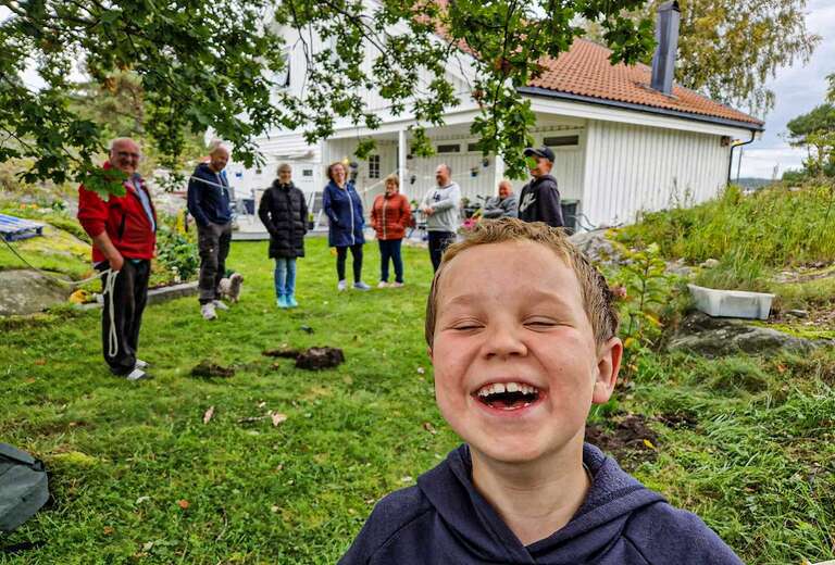 Família procura par de brincos no quintal e acha sítio arqueológico viking