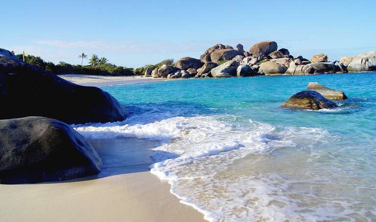 Que tal trabalhar divulgando uma ilha paradisíaca do Caribe e ganhar R$ 900.000 para isso?