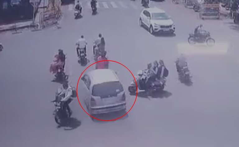 Índia: idoso morre após bater em alta velocidade em 4 motos, deixar outros 2 mortos e 6 feridos; assista o vídeo!